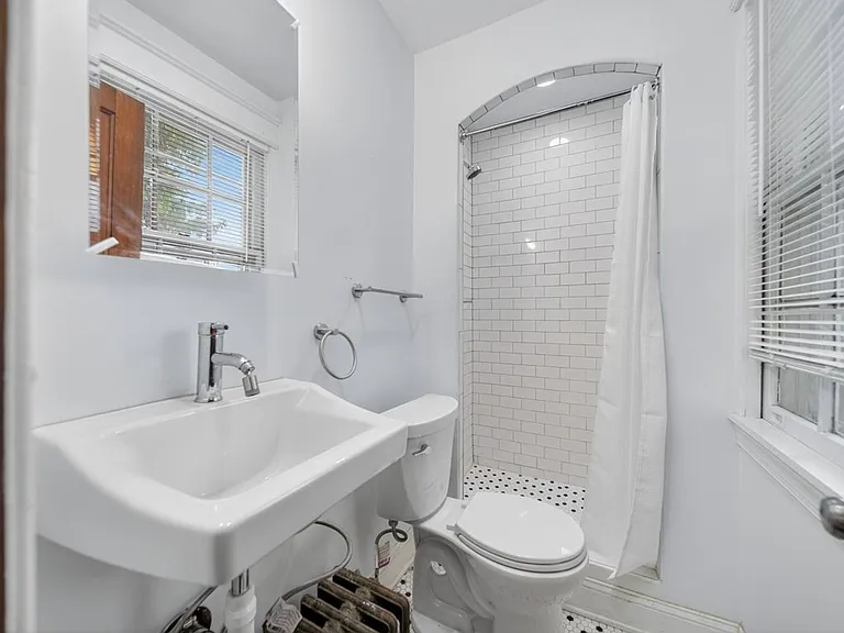 4024 20th St NE — Photo 12