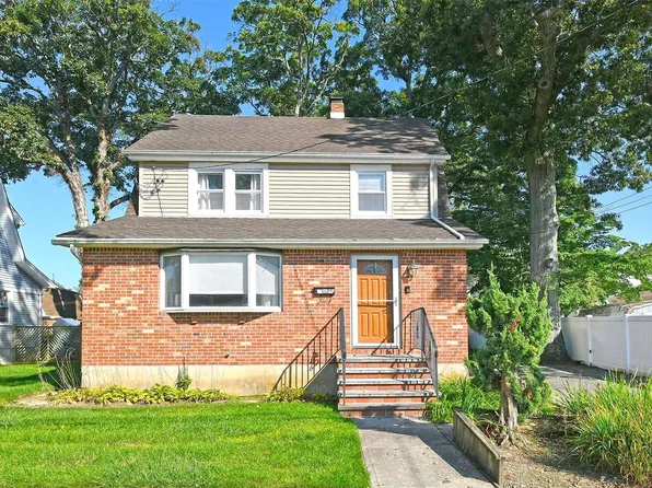 581 New York Avenue, Baldwin, NY 11510