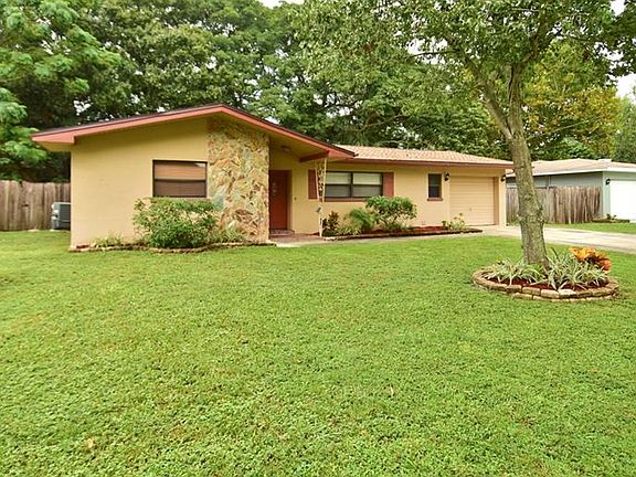 2nd image of 2132 Poinciana Dr