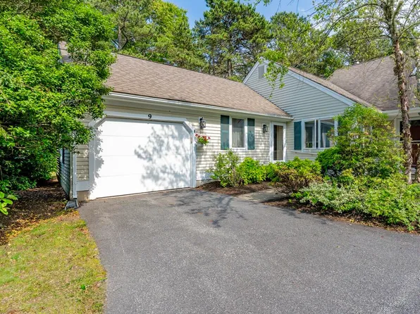 9 Pacific Avenue, Mashpee, MA 02649