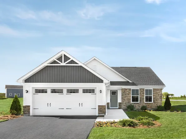 570 Autumn Moor Trl, Hampshire, IL 60140