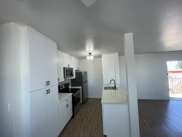 4342 Marlborough Ave #7 — Photo 2