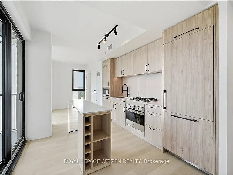 109 Erskine Ave #1602 — Photo 17