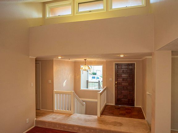 4th image of 612 Venada Cir