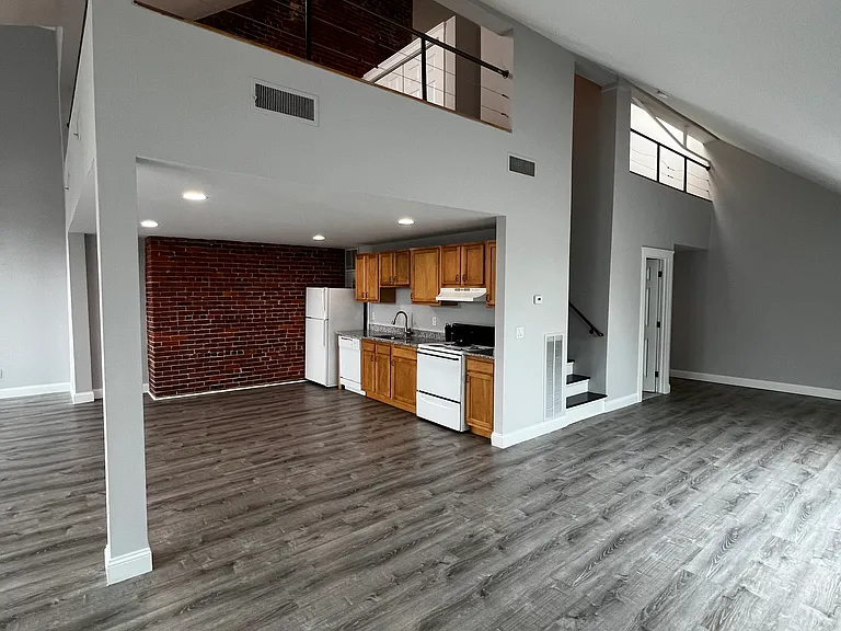 36 Abbott Street — Photo 2