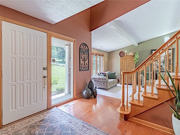 4th image of 8515 Scenicridge Ave NW