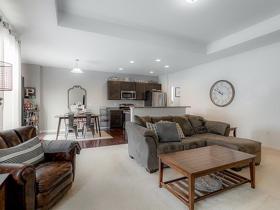 5th image of 8322 Stamford Dr