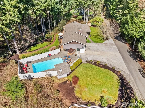 8216 61st Avenue NW, Gig Harbor, WA 98332