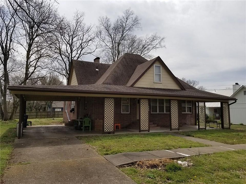 1st image of 420 E Ashley St