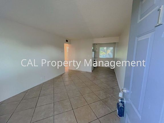 3rd image of 918 Illinois Ave #14