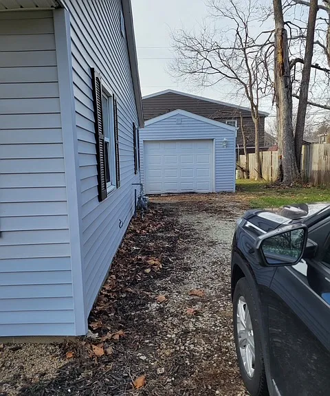 1205 Garden Hills Dr — Photo 14