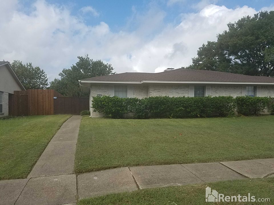 1st image of 1401 Sam Houston Dr