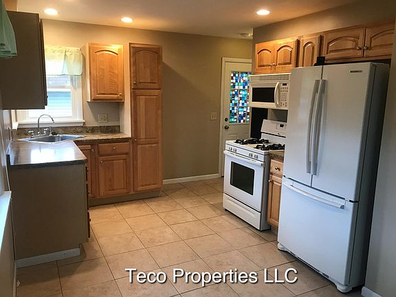 3rd image of 2040 Doovys St