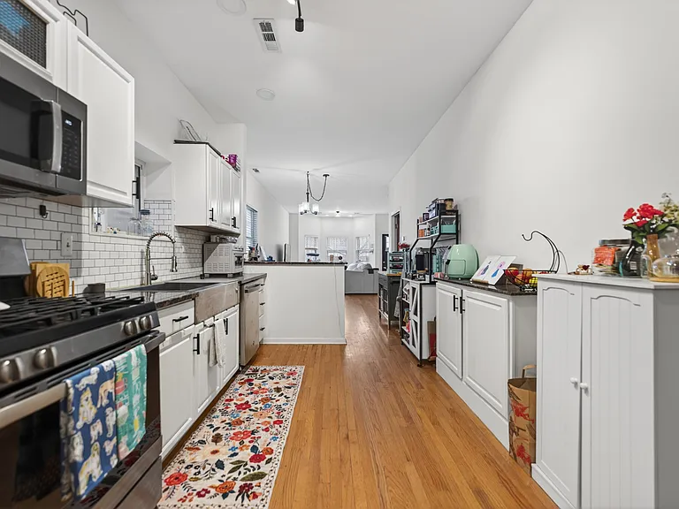 3115 N Oakley Ave #1 — Photo 10