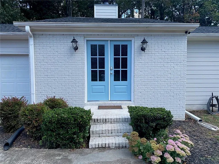 1608 Willie Dr — Photo 2