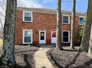 11 Trenton Sq #T-27, Euclid, OH 44143