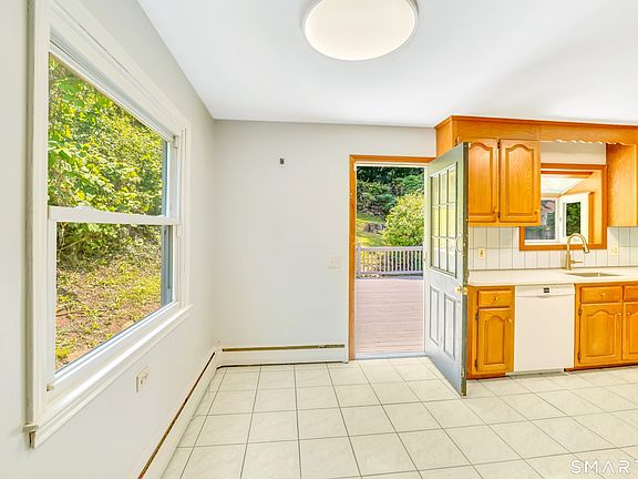 5th image of 380 Farmington Avenue