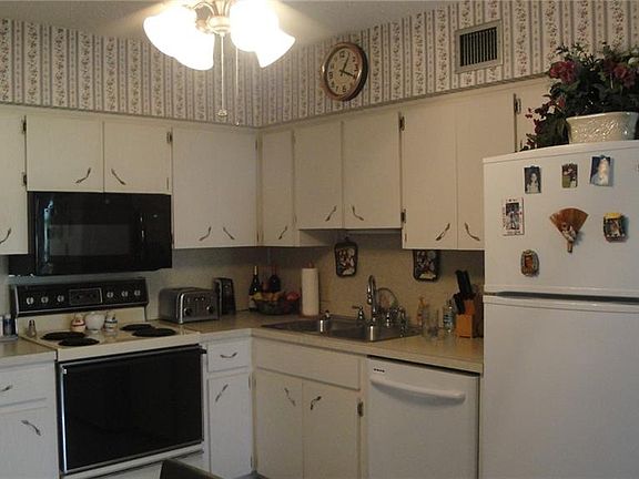 5th image of 2284 Philippine Dr APT 25