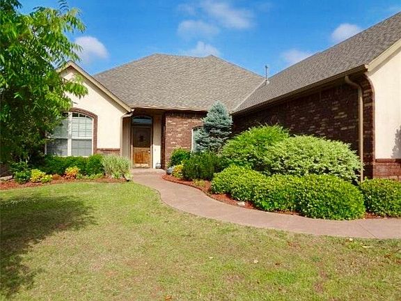 3rd image of 10608 Timber Oak Dr