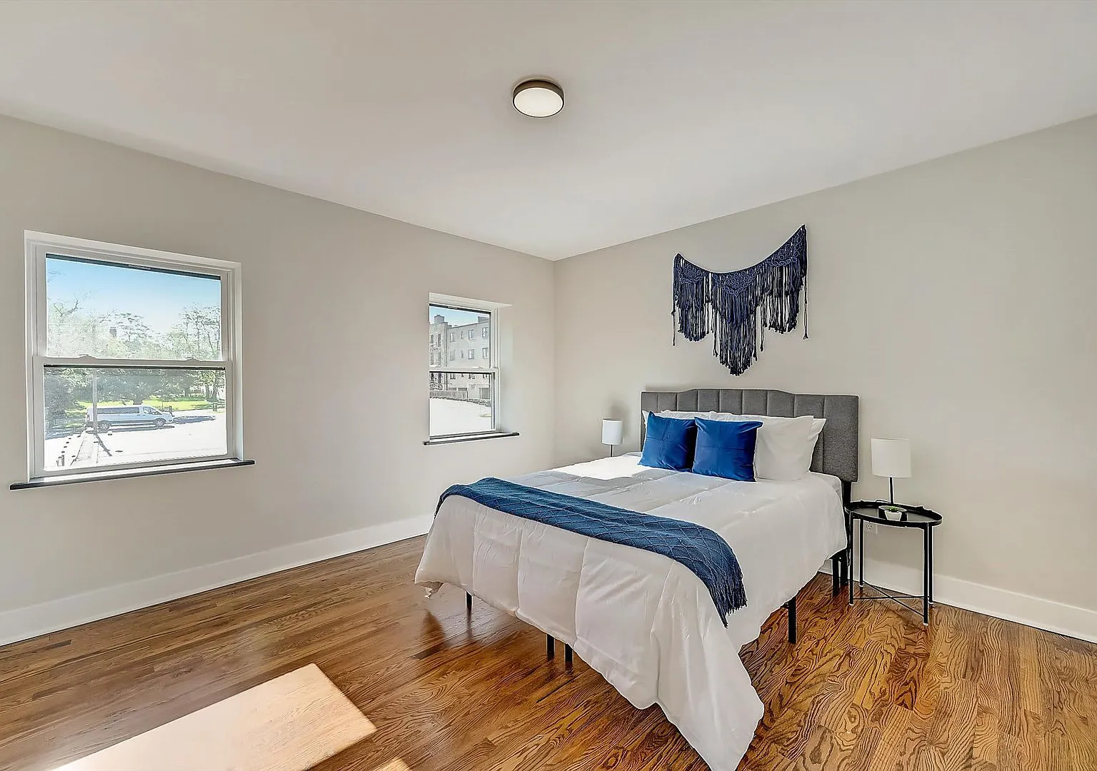 Victory Parkway Apartments - 3 — Photo 4