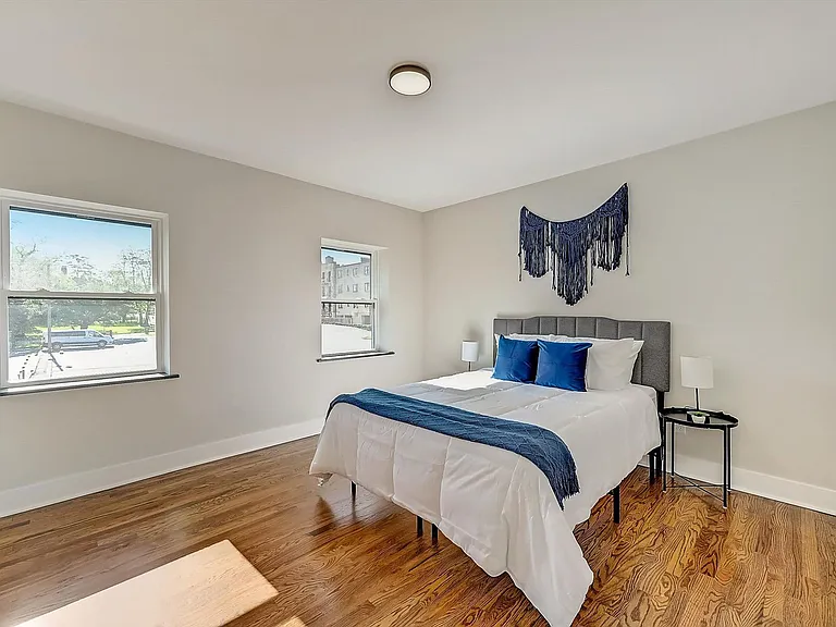 2624 Victory Pkwy — Photo 13