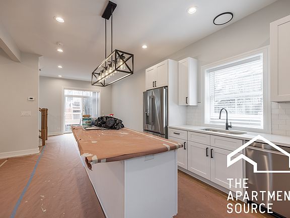 5th image of 859 N Paulina St