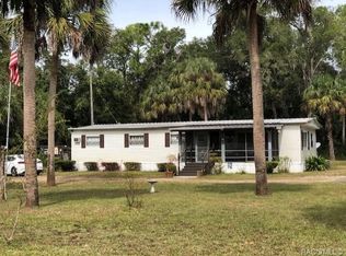 15 Karen St, Inglis, FL 34449