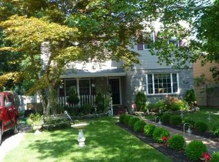 41 Maple Ave, Bellport, NY 11713