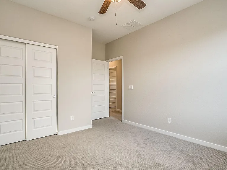 4742 E Tremaine Ave — Photo 24