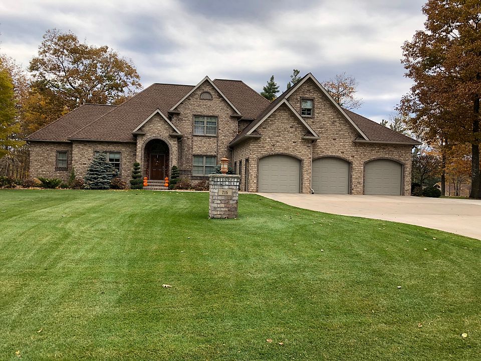 716 Hillcrest Dr, Iron Mountain, MI 49801 Zillow
