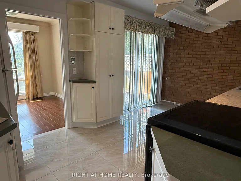 9 Waterfield Dr #MAIN — Photo 5
