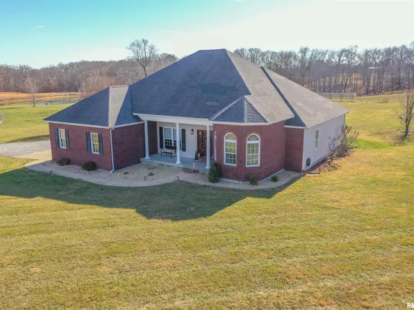 15295 E Holland Dr, Mount Vernon, IL 62864