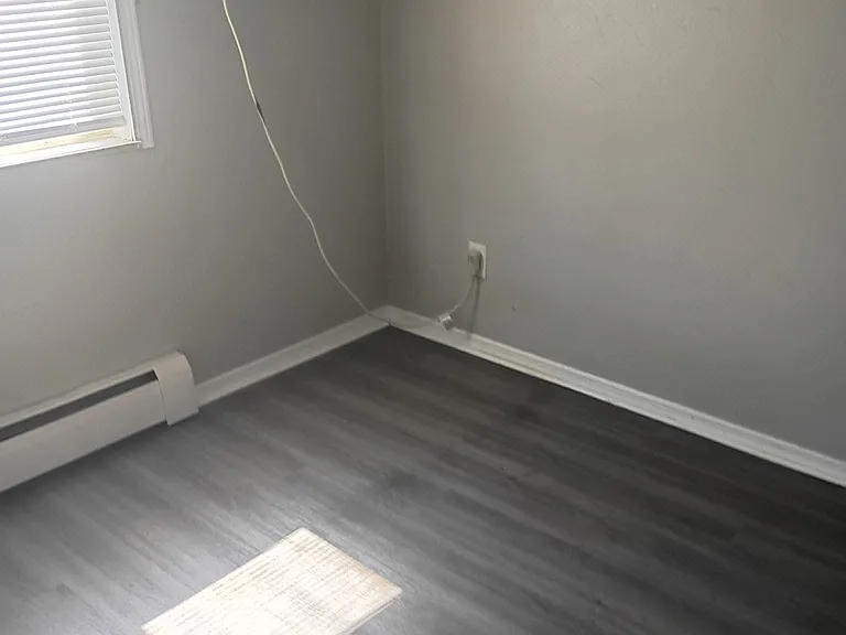 251 Graham St — Photo 9