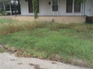 201 E 9th St, Coleman, TX 76834