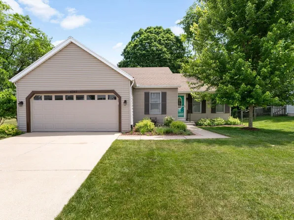 4342 Cross Creek Dr, South Bend, IN 46628