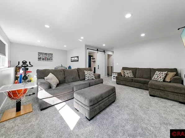 528 Allyn Cir, Janesville, MN 56048