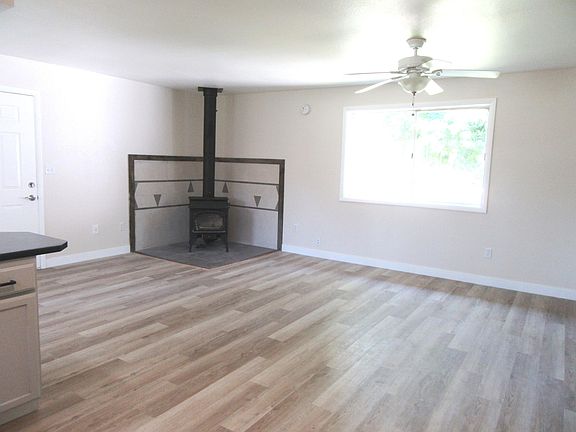 5th image of 306 N Main St