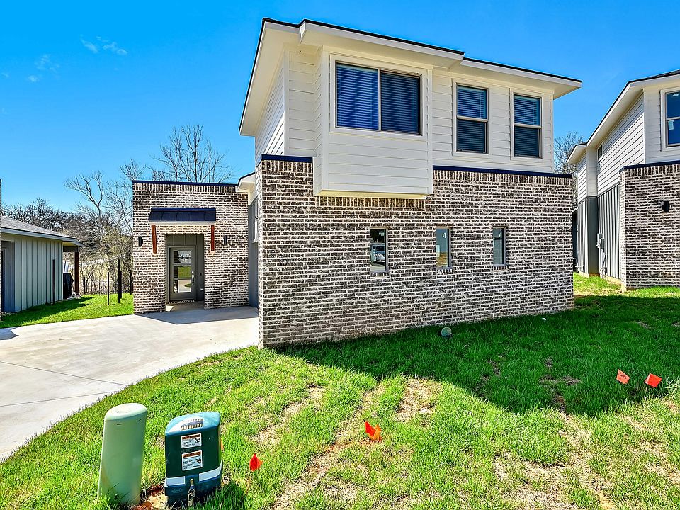1st image of 3260 W Crawford St #602