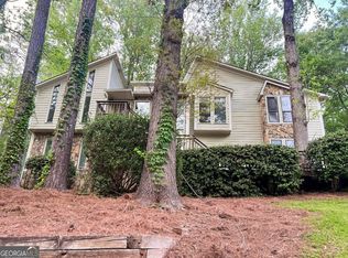 571 Farmbrook Trl NE, Kennesaw, GA 30144
