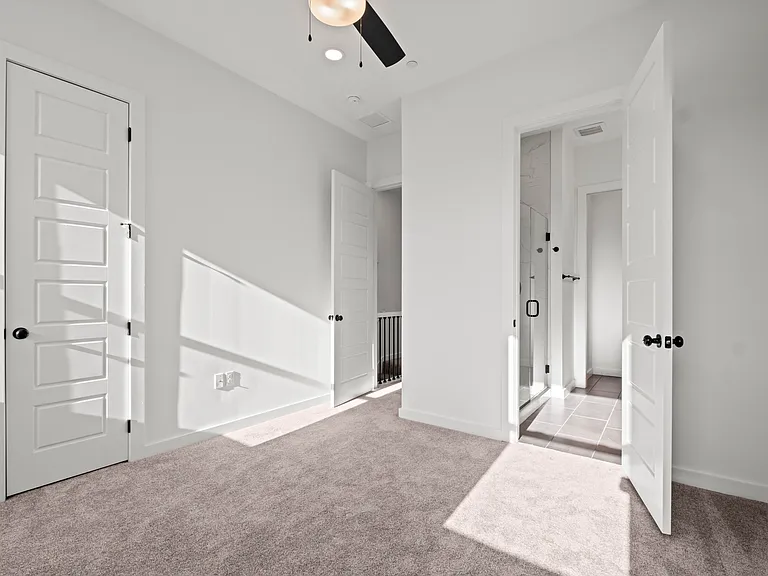 447 SW Longview Blvd — Photo 16