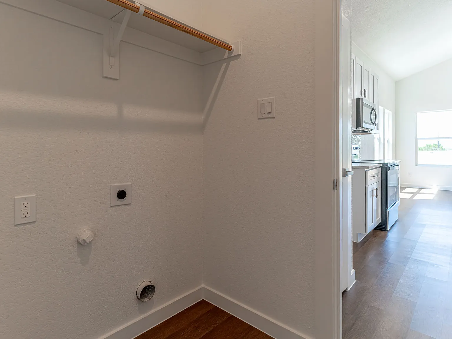 3 bed, 1469 sqft, $2,200 — Photo 4