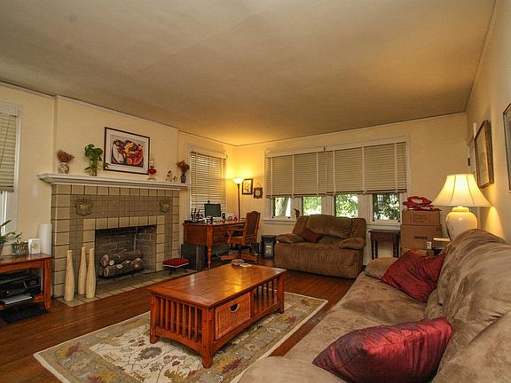 3rd image of 3579 Mooney Ave