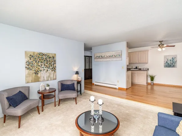 1640 Highway 36 W APT 336, Roseville, MN 55113