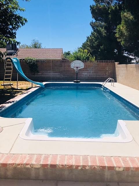 2nd image of 43915 Sundell Ave