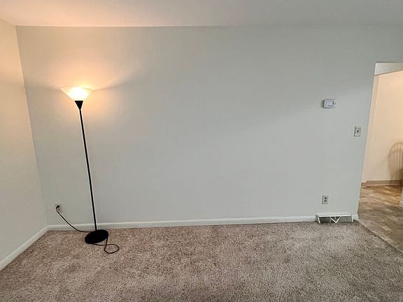 4th image of 101 Mitchell Cir