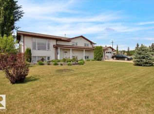 5506 53rd St, Mundare, AB T0B 3H0