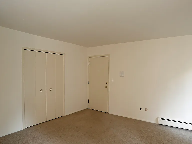 River Bend Apartments — Photo 8