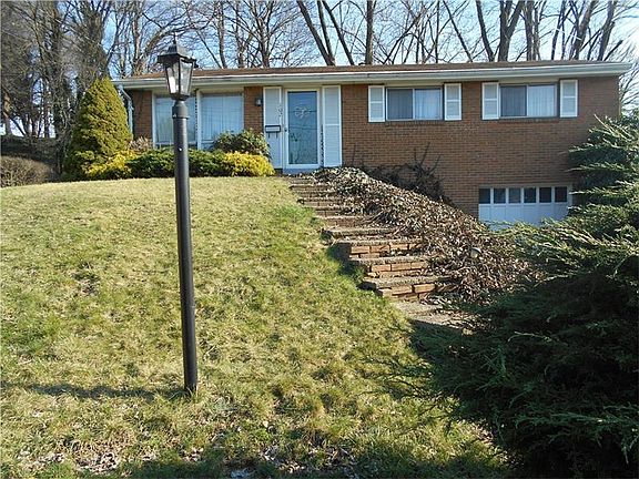 2nd image of 102 Carousel Dr