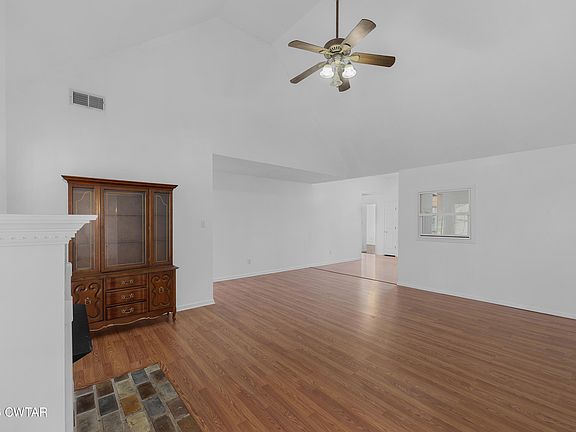 4th image of 57 Rampart Dr