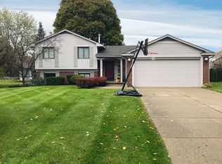 5342 Timber Ridge Trl, Clarkston, MI 48346